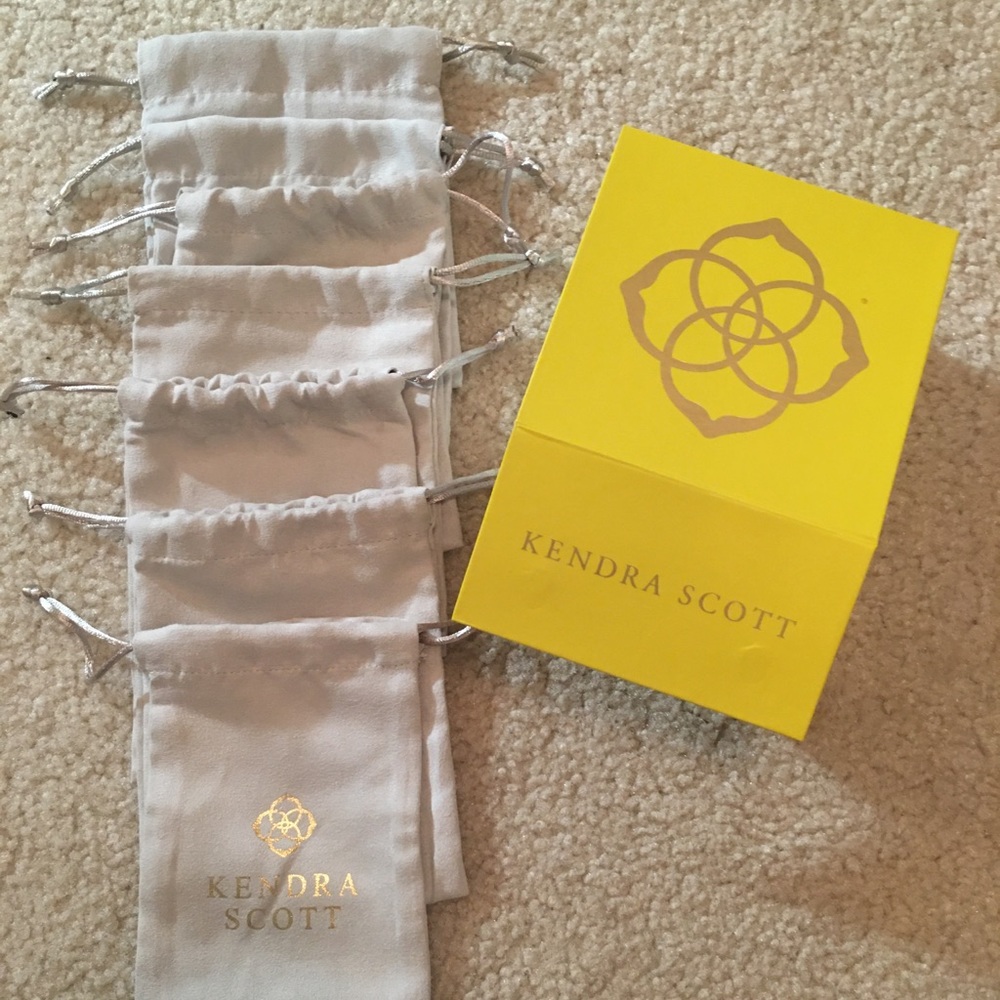 7 Kendra Scott bags for jewelry
